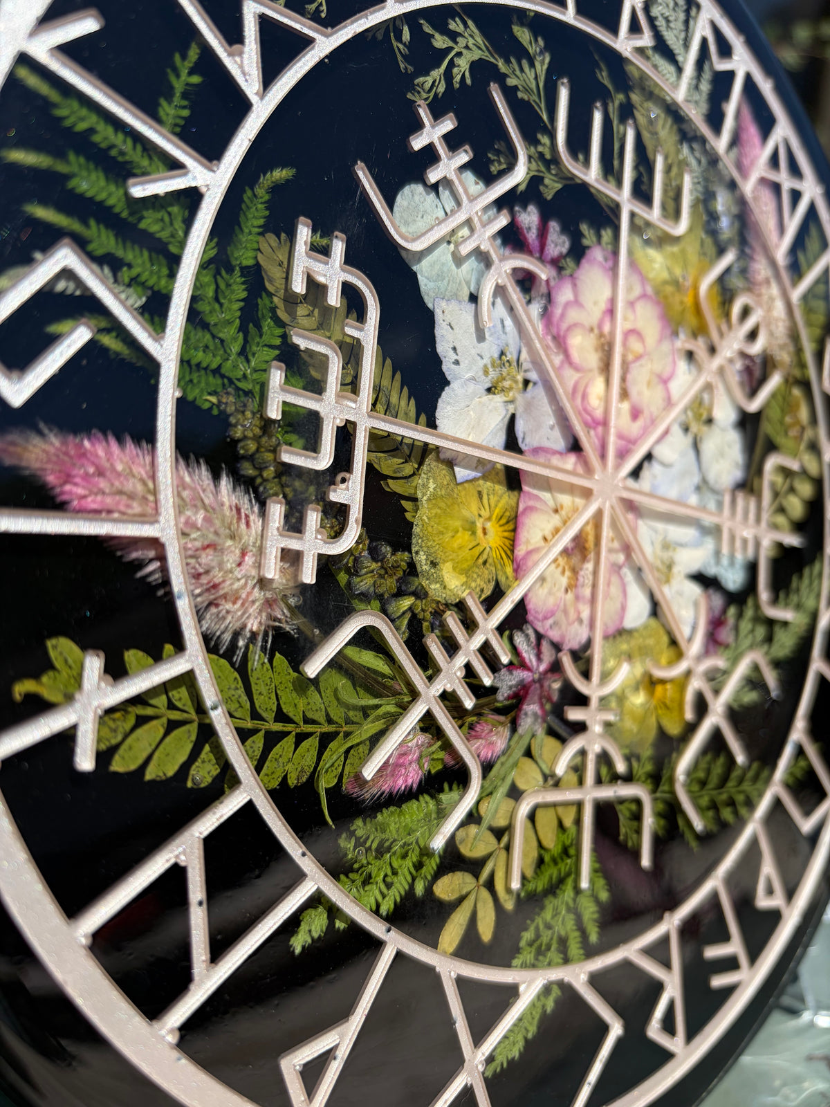 Vegvisir Tray with Real Botanicals