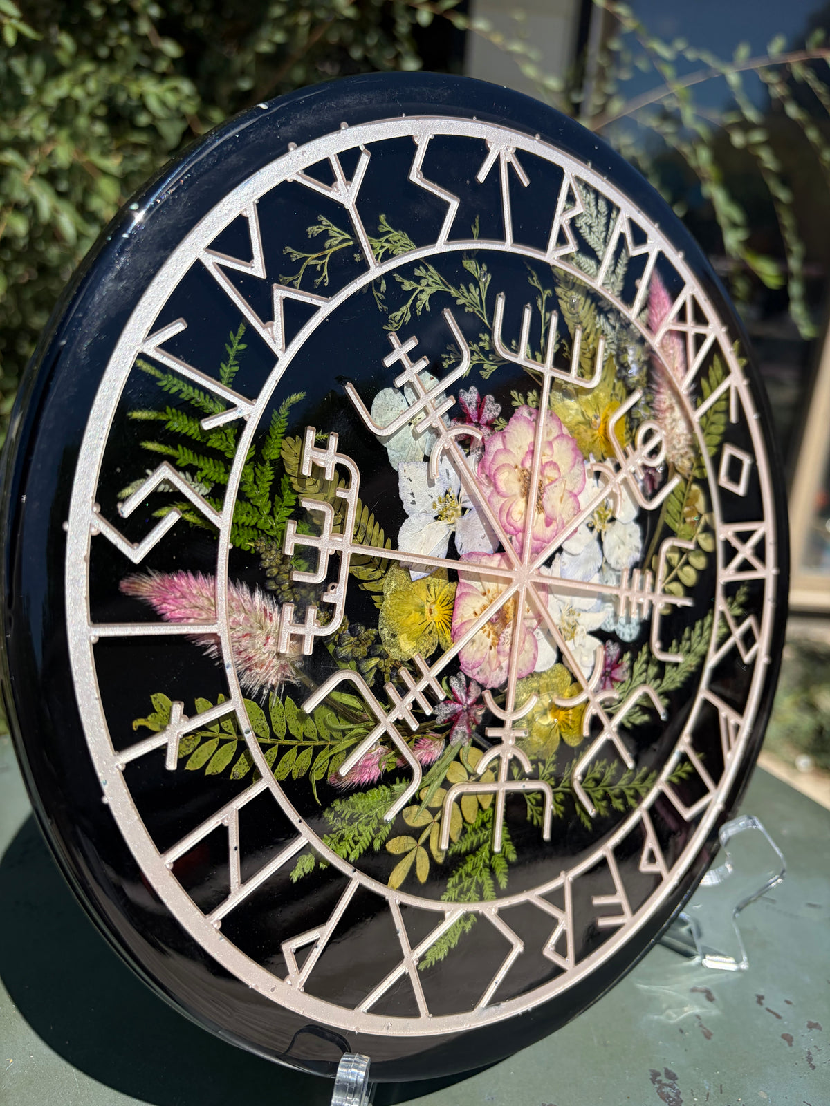 Vegvisir Tray with Real Botanicals