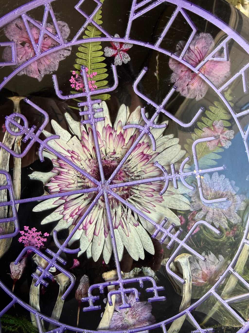 Vegvisir Tray with Dried Flowers and Mushrooms